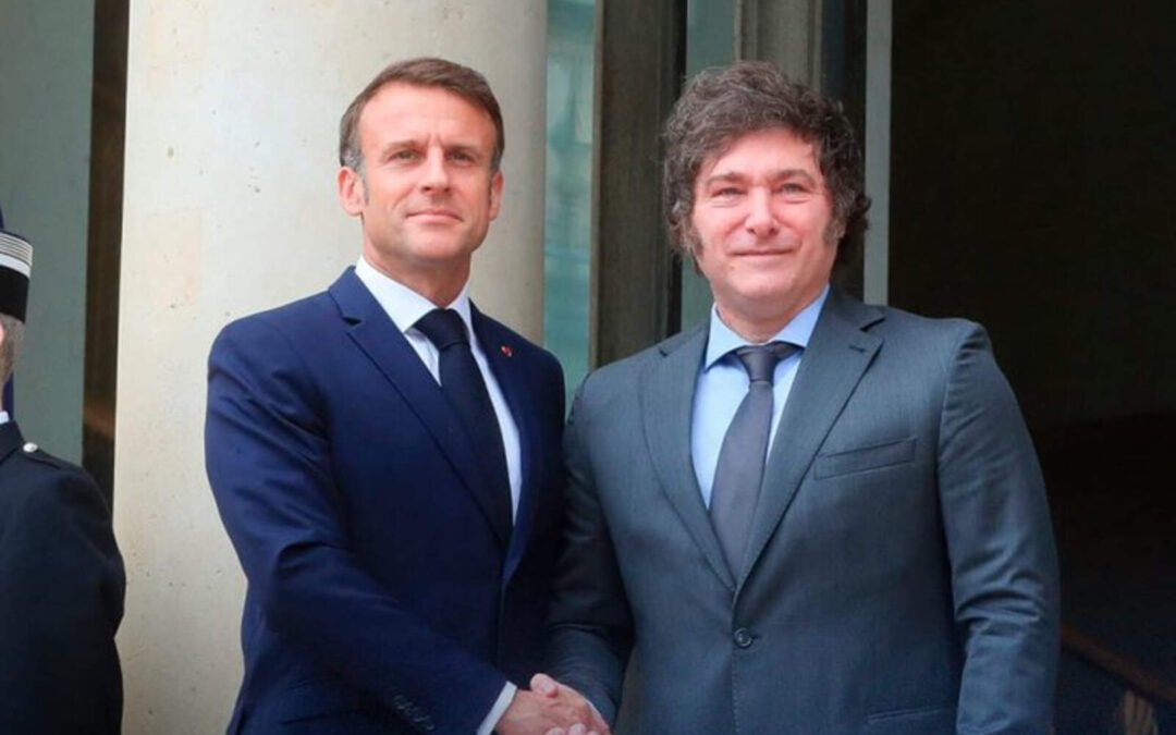 Emmanuel Macron anunció un Plan Motosierra para reducir el déficit fiscal de Francia