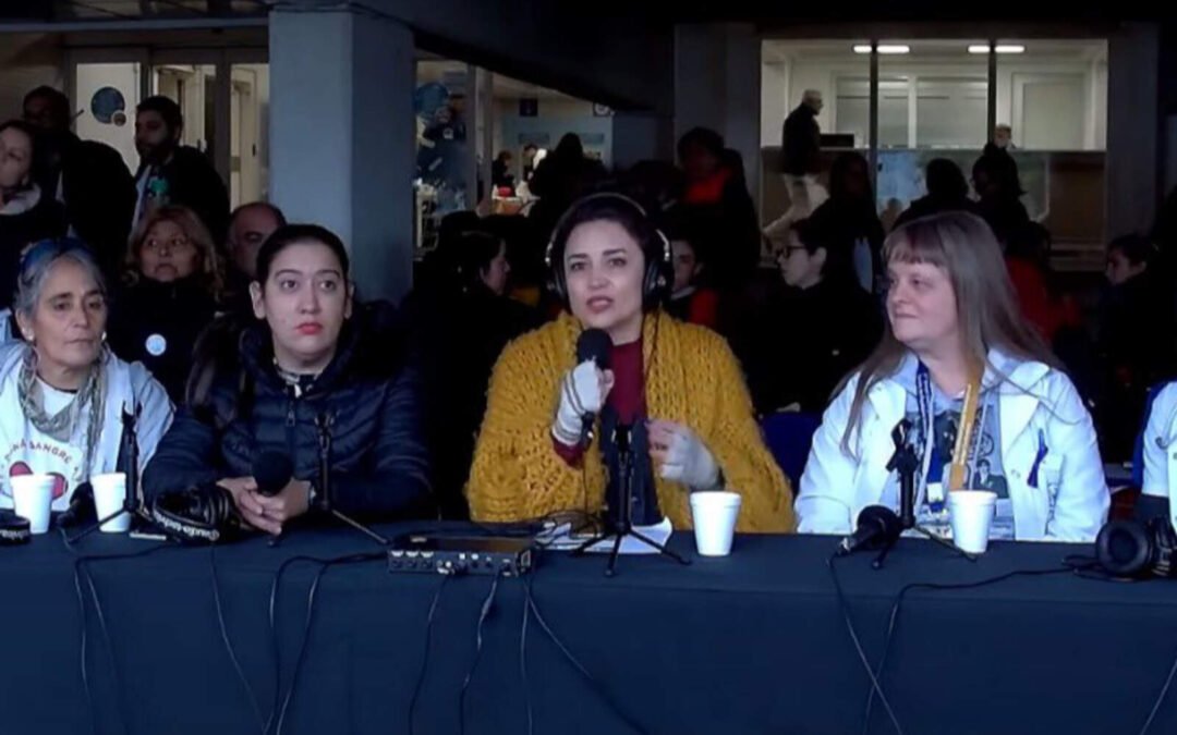 Julia Mengolini fue a la entrada del Hospital Garrahan a molestar a los niños enfermos