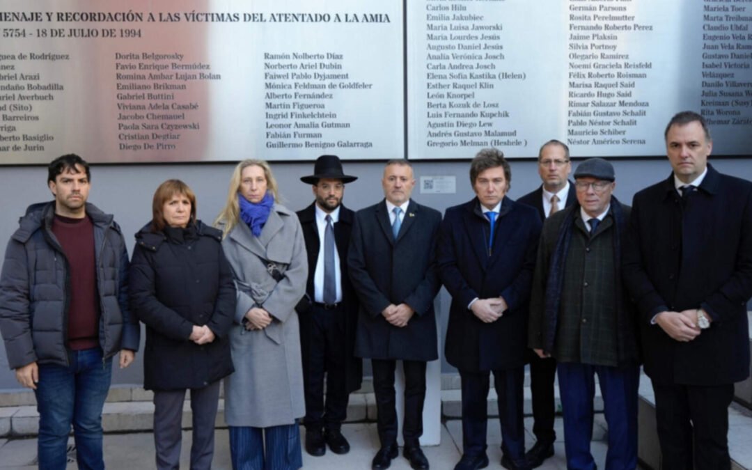 Milei en el acto por la AMIA: fuertes reclamos de justicia y alerta por Irán