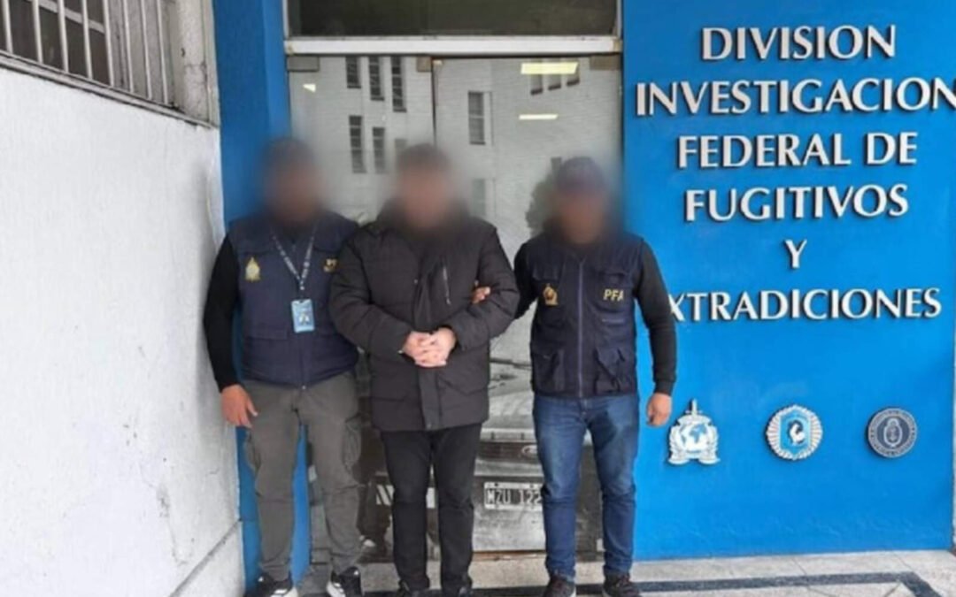 arrestaron-en-colegiales-a-un-peluquero-paraguayo-por-abusar-de-dos-ninos-en-asuncion