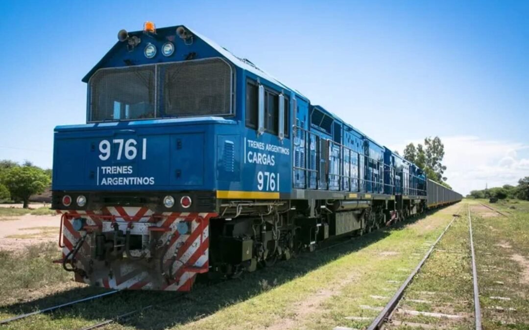 El Gobierno de Milei inició el proceso de privatización de Belgrano Cargas