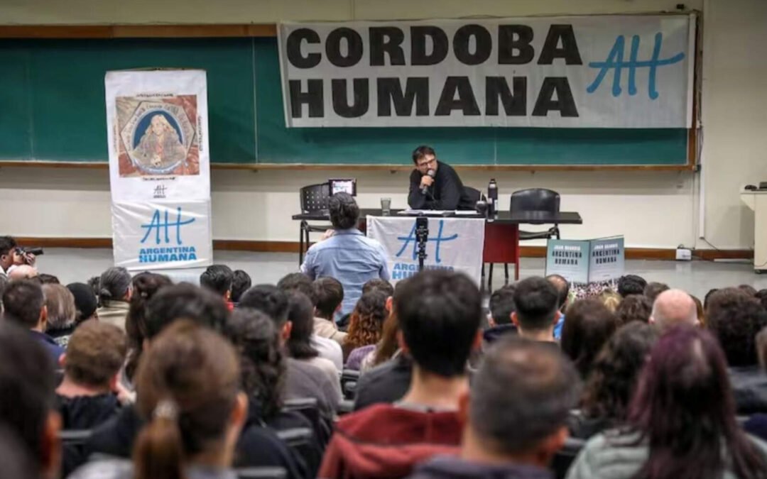 Grabois presentó su libro en la UNC mientras lanzaba amenazas golpistas contra Milei