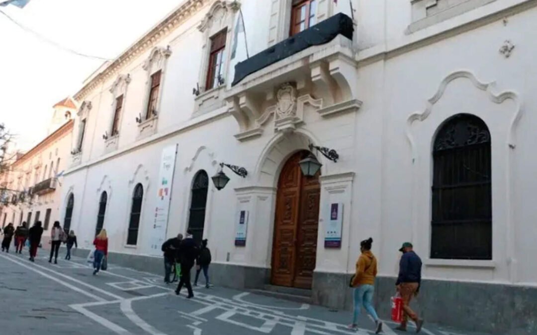 Procesan a dos docentes de Derecho de la UNC por presentar certificados falsos