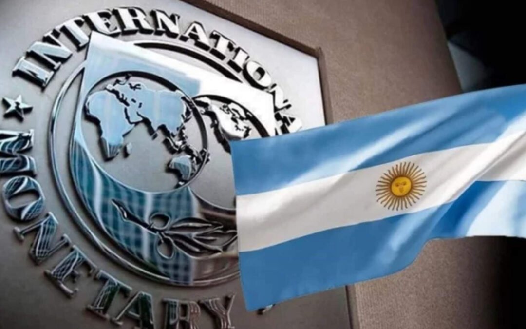 El FMI aprobó la revisión del acuerdo con Argentina y desembolsará USD 2.000 millones