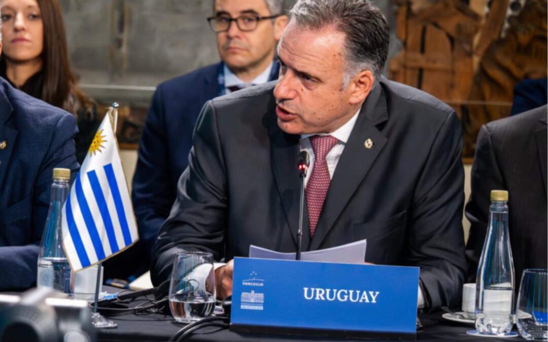 Otro mamarracho más de Orsi en el exterior, pide más Estado al lado de Milei