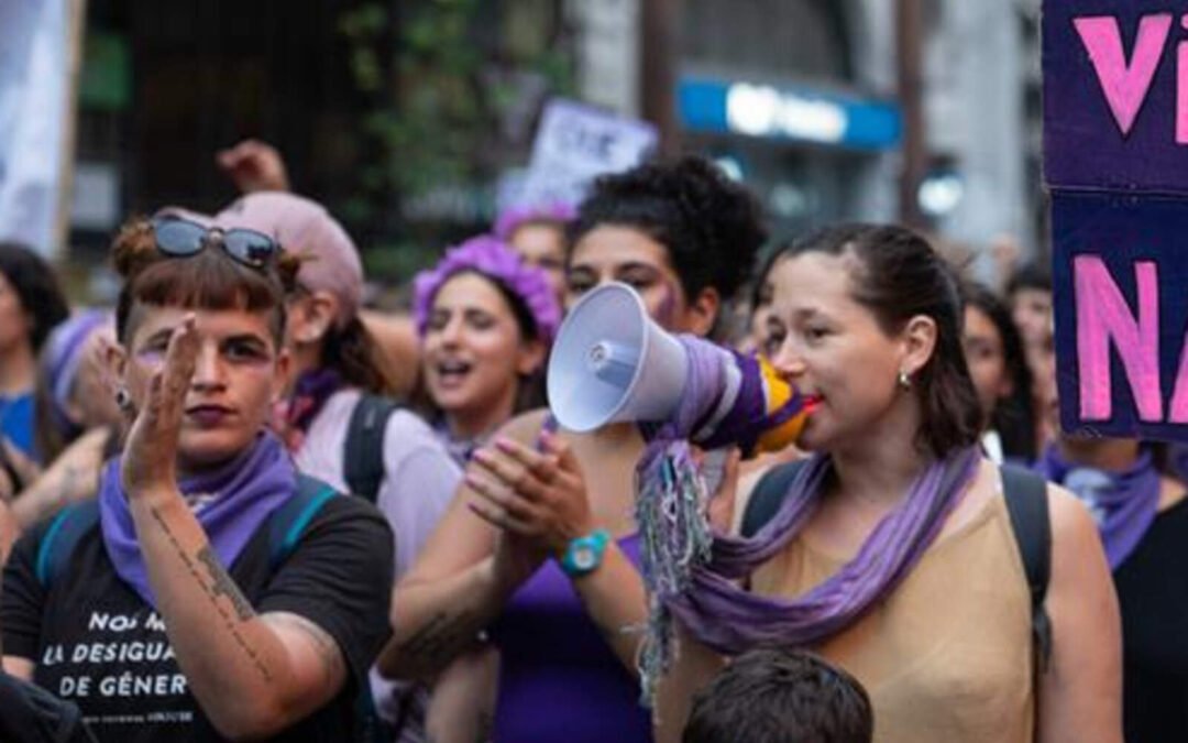 Feministas exigen más subsidios en la Ley de Presupuesto