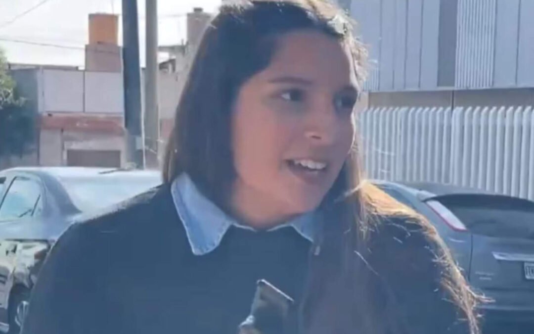 Motochorros intentaron robarle al móvil de C5N durante una nota en vivo en Córdoba