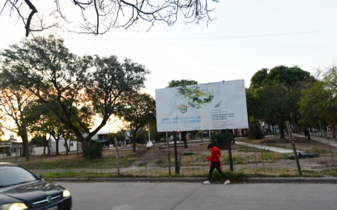 Plazas cerradas y paralizadas: dos años sin avances ni respuestas municipales