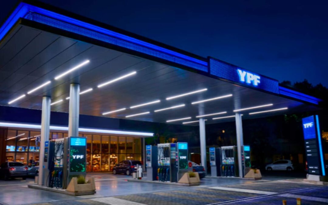 YPF habilitará el pago de nafta y gasoil con dólares desde su aplicación