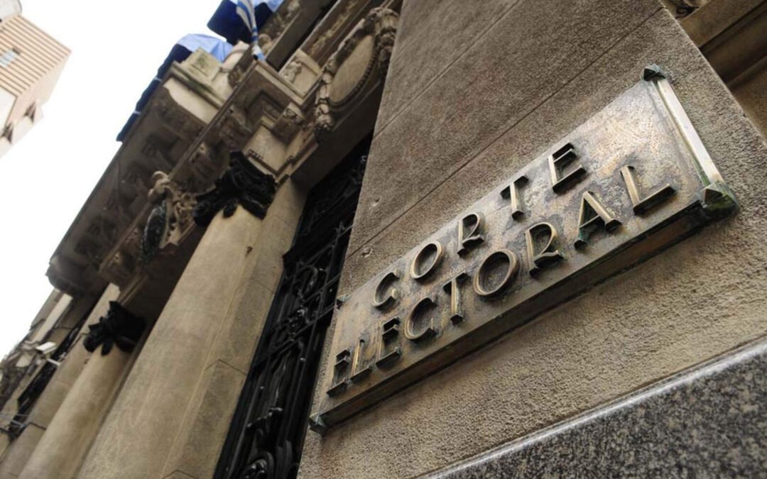 La alianza La Libertad Avanza Uruguay llegó a las firmas y puede competir en 2029