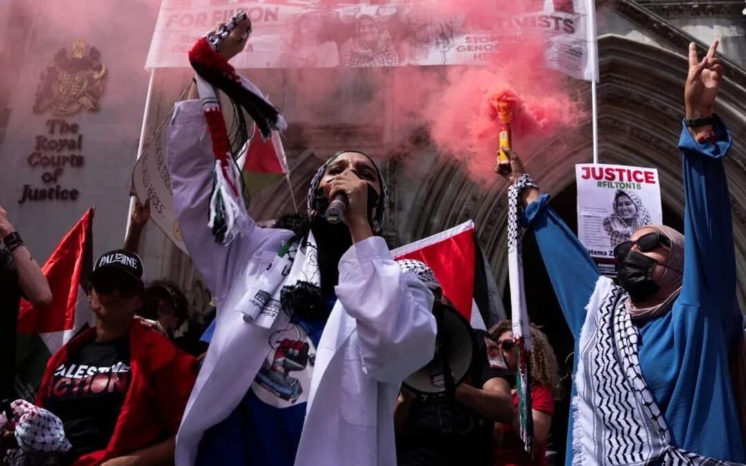 Más de 300 detenidos, entre ellos un terrorista, en una marcha antisemita en Londres