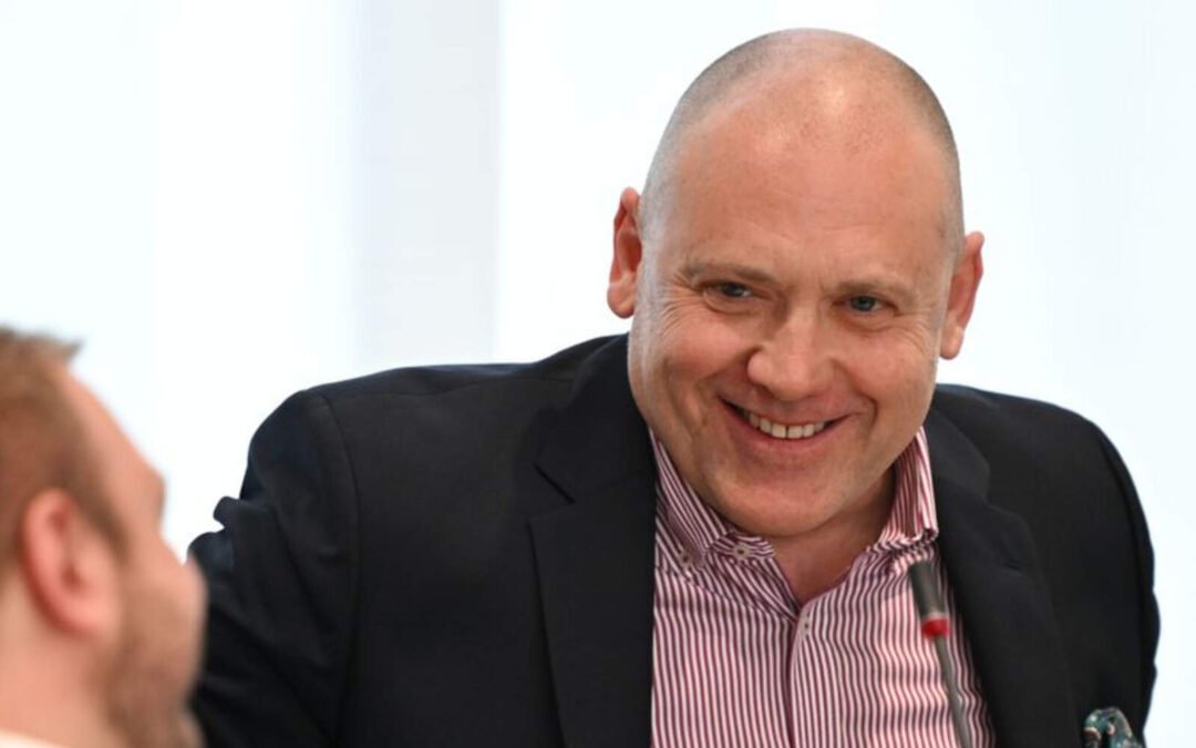 Vetaron a un candidato de derecha en Alemania por hablar del conocido autor Tolkien