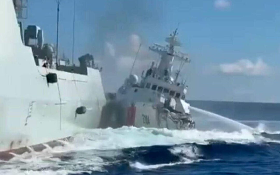 Dos buques del régimen chino chocaron mientras hostigaban a un patrullero filipino