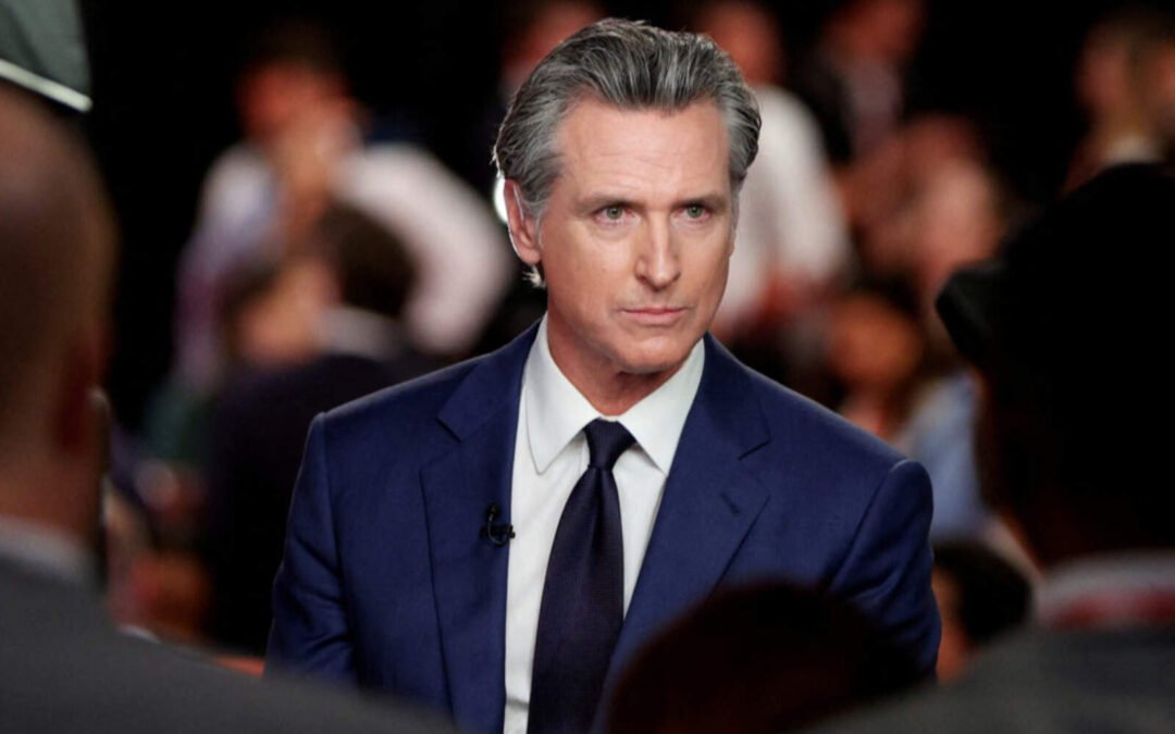 El gobernador demócrata de California quiere redibujar los mapas para ganarle a Trump