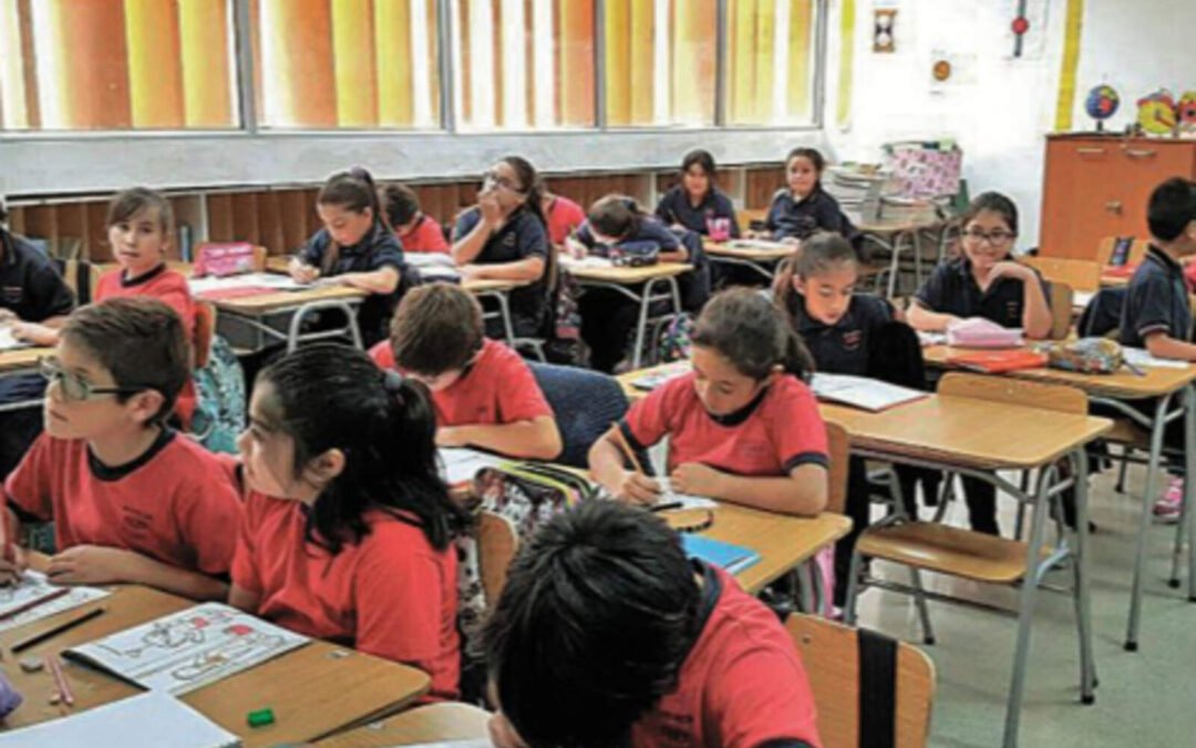 Gobierno de Morena asfixia a escuelas privadas con regulaciones ideológicas