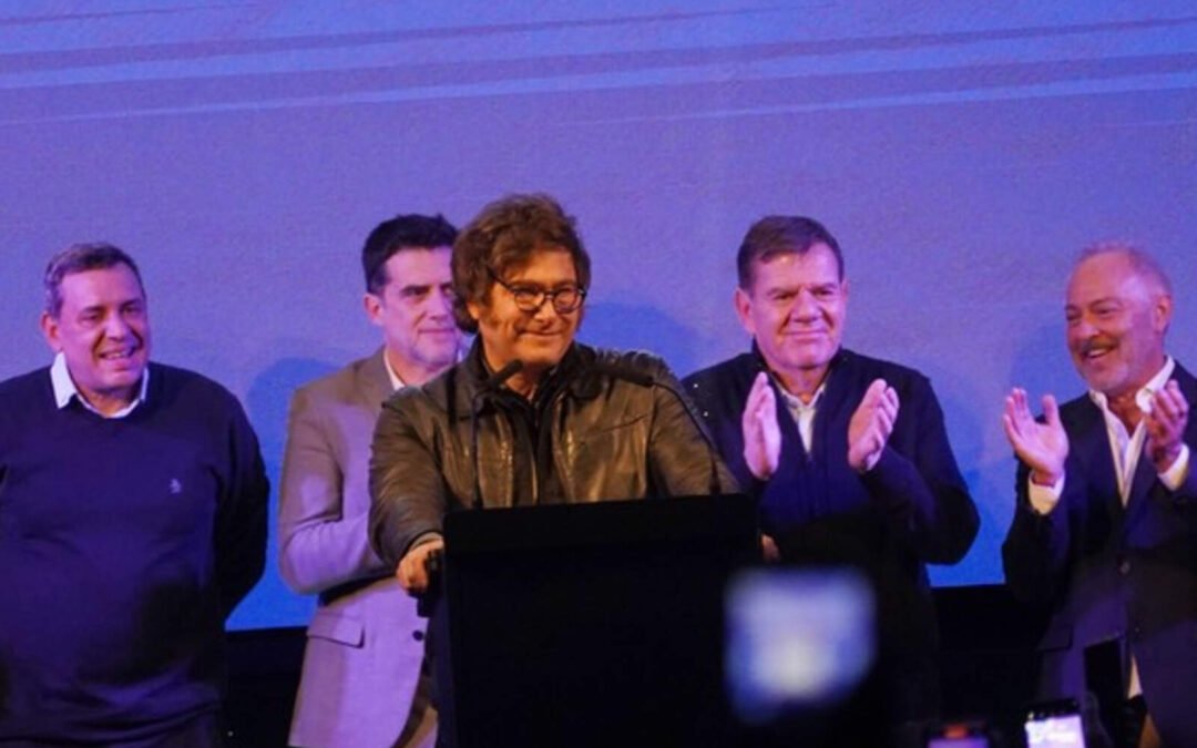 Milei cerró la campaña bonaerense en La Plata y destruyó al comunista de Axel Kicillof