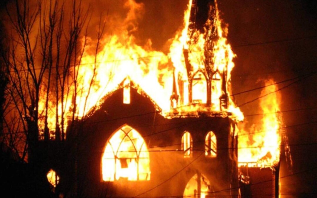 Un inmigrante marroquí provoca destrozos e incendia una iglesia en Granada