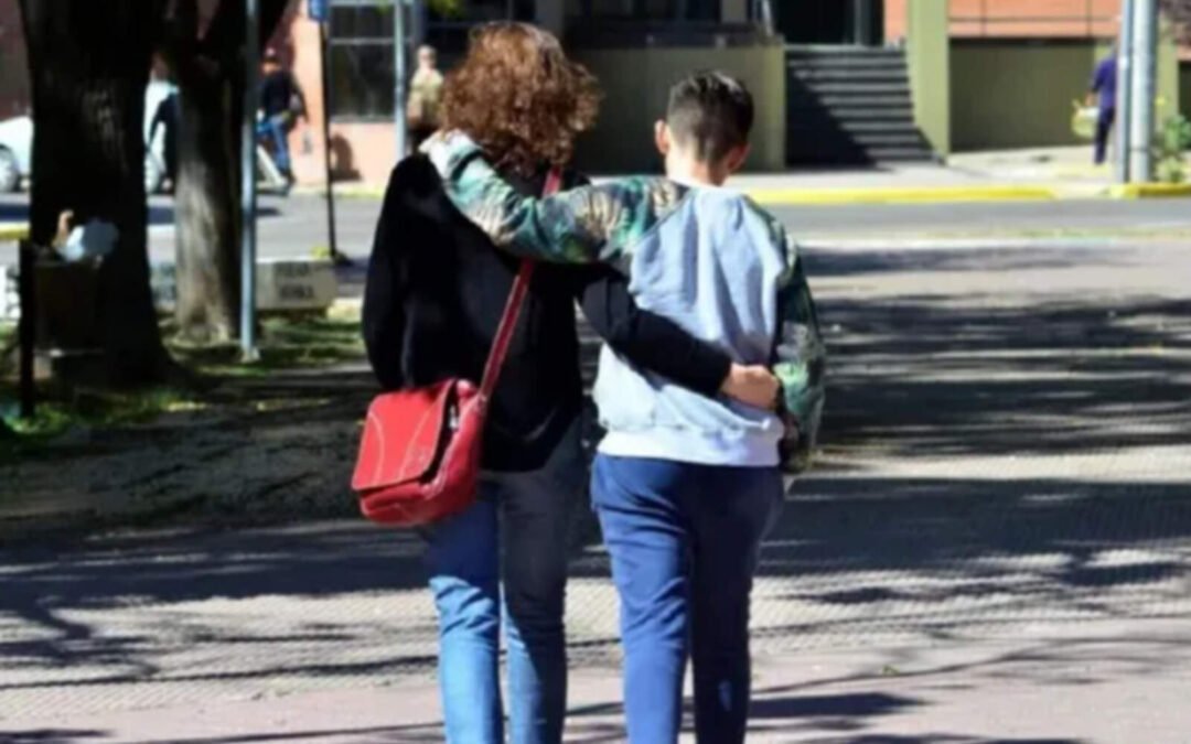 Córdoba impulsa una campaña para aumentar la adopción de adolescentes