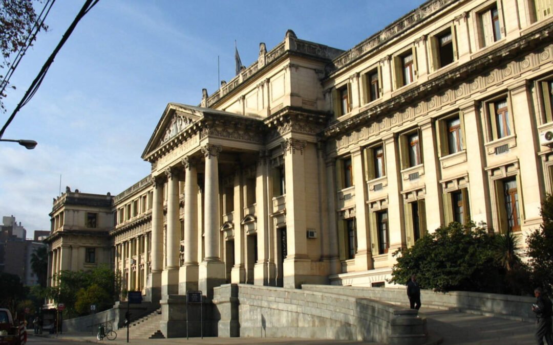 Córdoba: la Provincia deberá pagar $171 millones por un excomisario corrupto