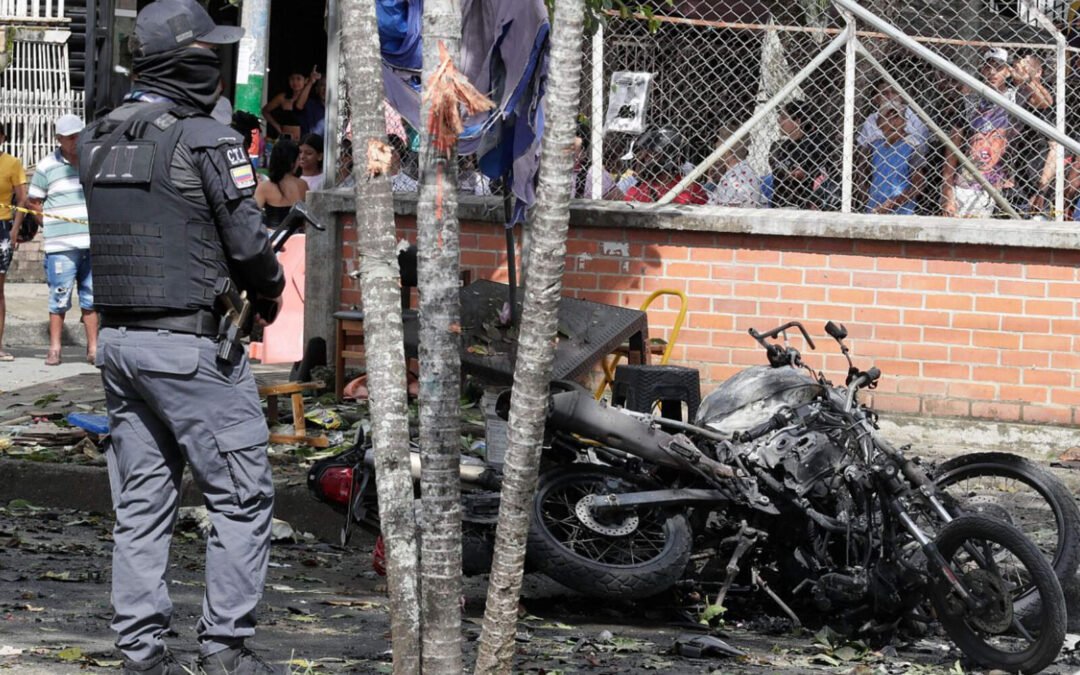 Una ola de atentados comunistas en Colombia deja 18 muertos