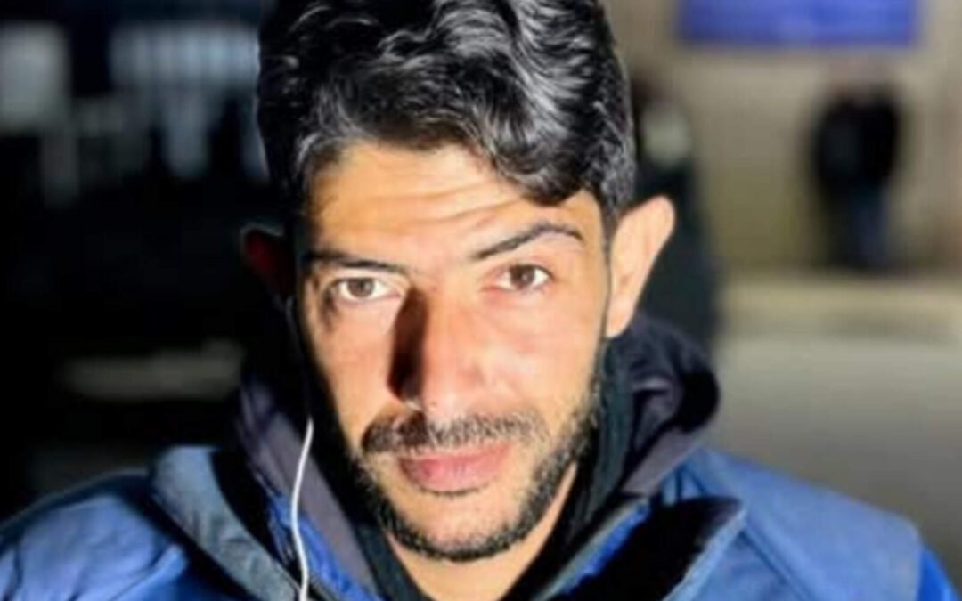 Un ‘periodista’ de Gaza que trabaja para la BBC llamó a ‘quemar judíos como Hitler’