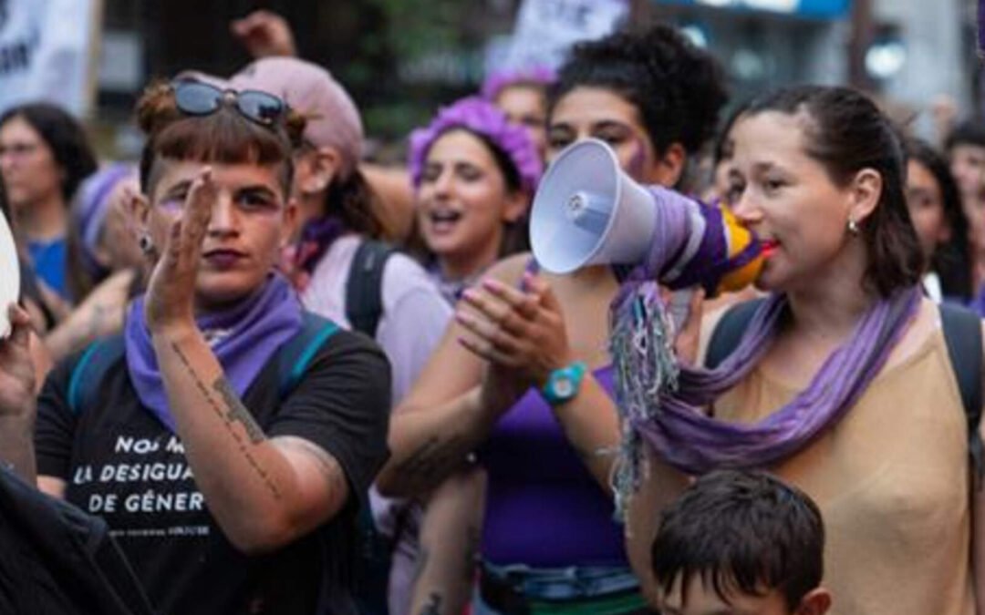 Feministas exigen más dinero público para mantener sus negociados