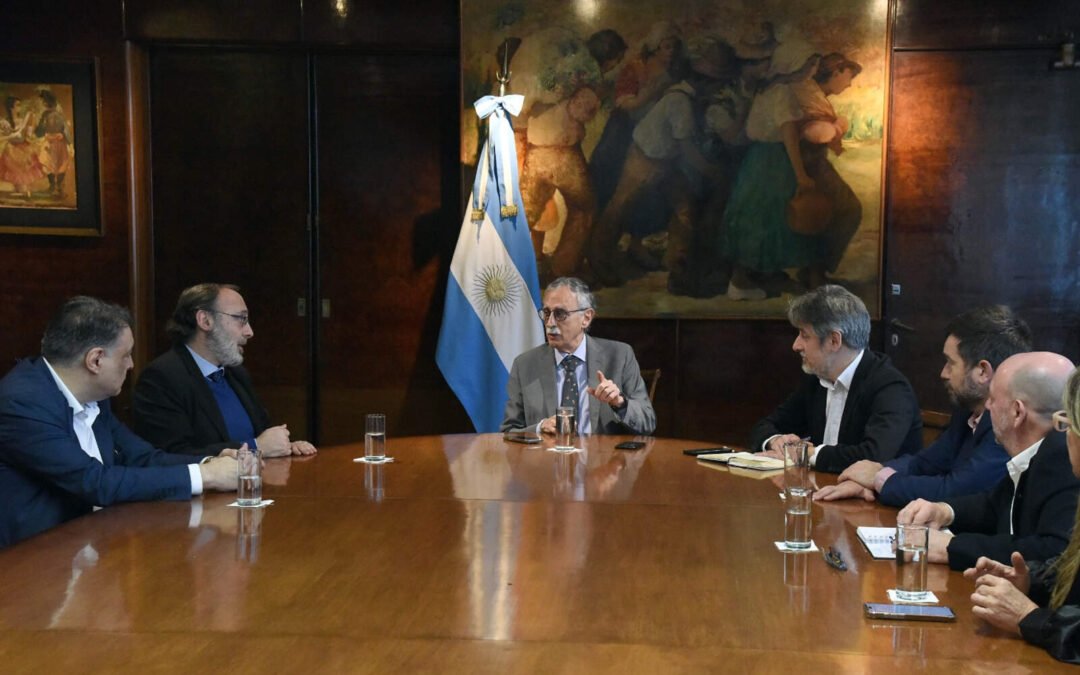 Salud: avanza el acuerdo para que las facultades gestionen la matrícula de los médicos