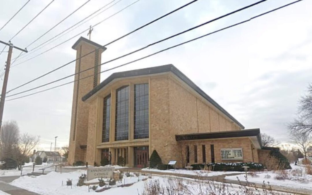 Tiroteo en una escuela católica de Minneapolis deja muertos y heridos