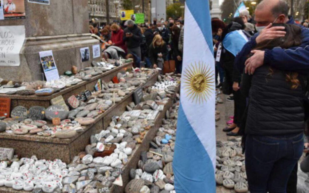 Las piedras kirchneristas del odio contra Milei y las piedras del verdadero pueblo