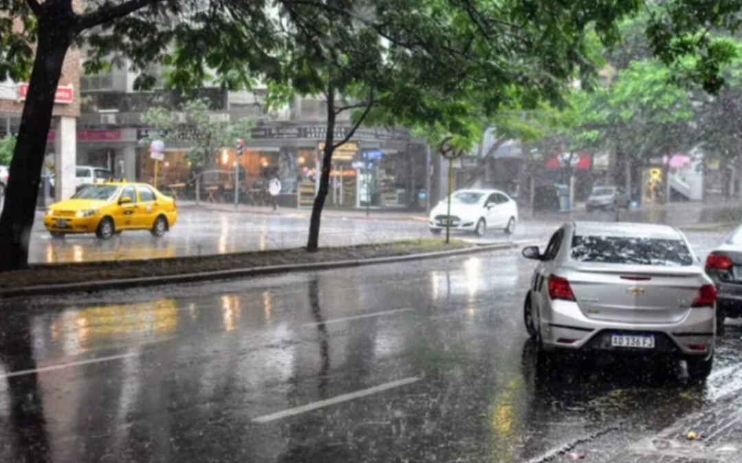 Tormenta de Santa Rosa: a qué hora llegan las lluvias y el granizo a Córdoba
