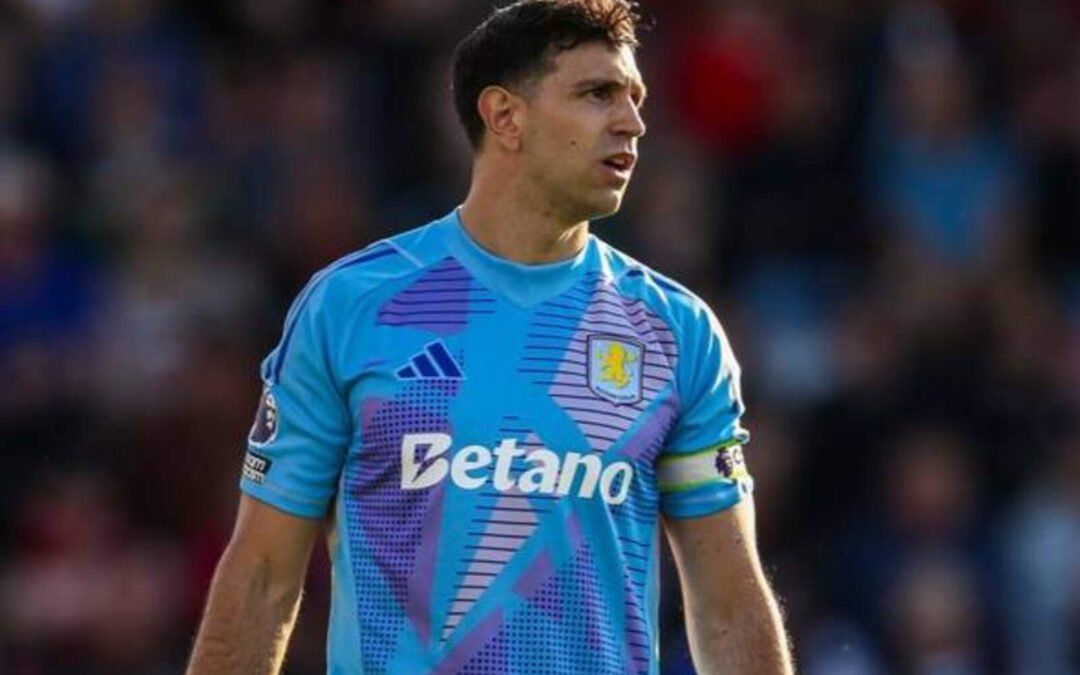 la-impactante-oferta-que-recibio-el-dibu-tras-su-fallido-pase-al-manchester-united