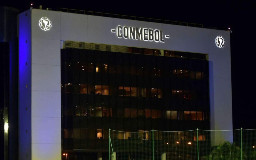 audiencia-clave:-independiente-y-la-u-de-chile-exponen-sus-descargos-ante-conmebol