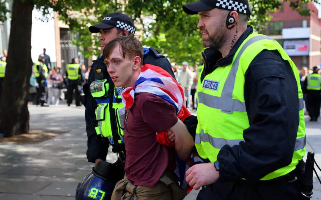 Más de 30 personas por día son arrestadas en el Reino Unido por expresarse libremente