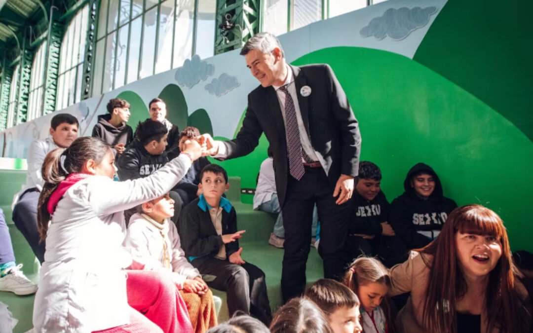 Passerini inauguró una “casa de ternura” mientras Córdoba paga su fiesta burocrática