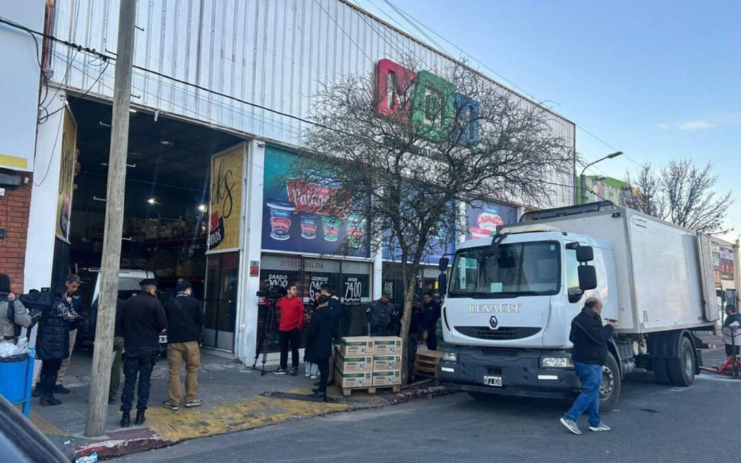 cordoba:-millonario-robo-con-inhibidor-de-alarmas-en-un-mayorista-de-alimentos