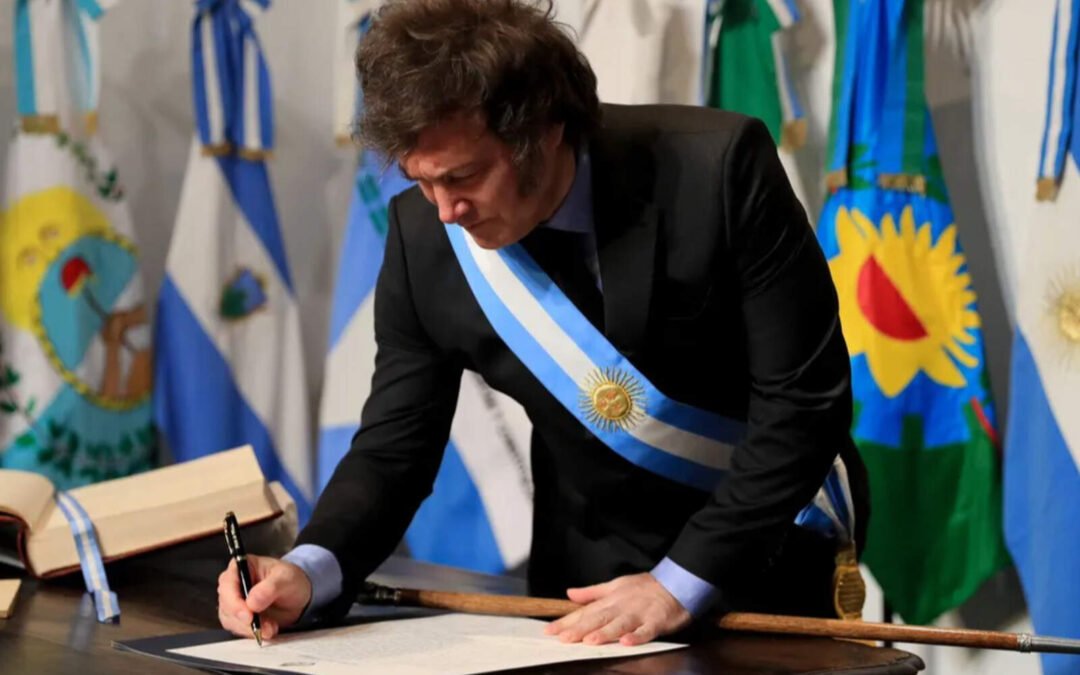 El Senado aprobó restricciones contra los decretos de Javier Milei