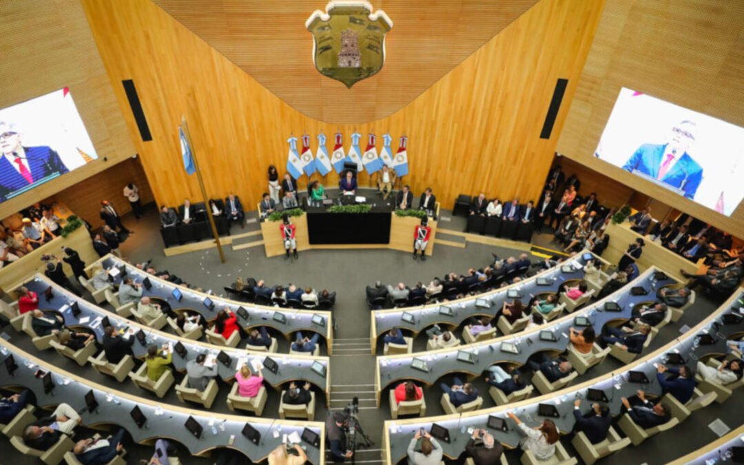Córdoba: el ministro López deberá explicar en la Legislatura los aumentos del agua