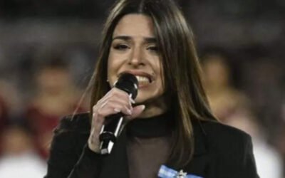 Quién es Euge Quevedo, la cuartetera cordobesa que cantó el himno en el Monumental