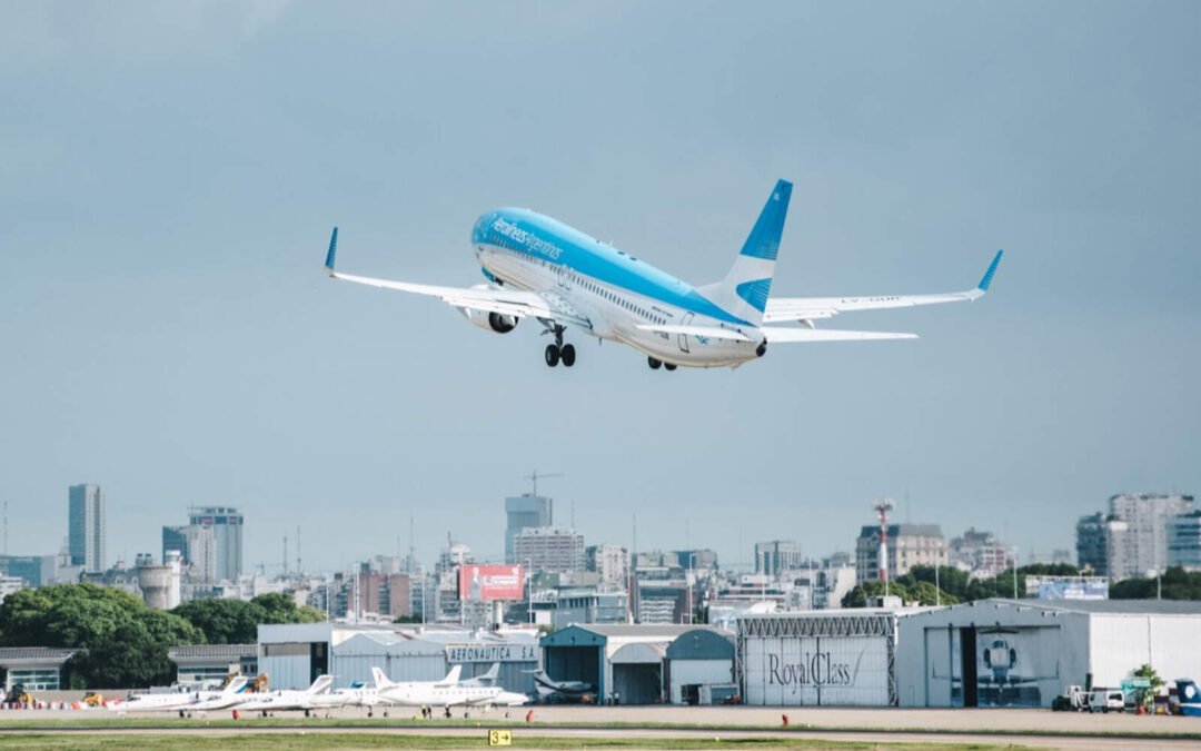 Argentina lidera el crecimiento aéreo en América Latina con cifras récord en julio