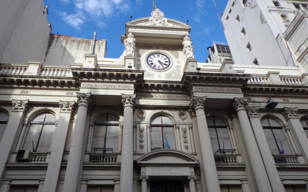 El BCRA ya compró USD 2.500 millones y encadenó 34 ruedas positivas