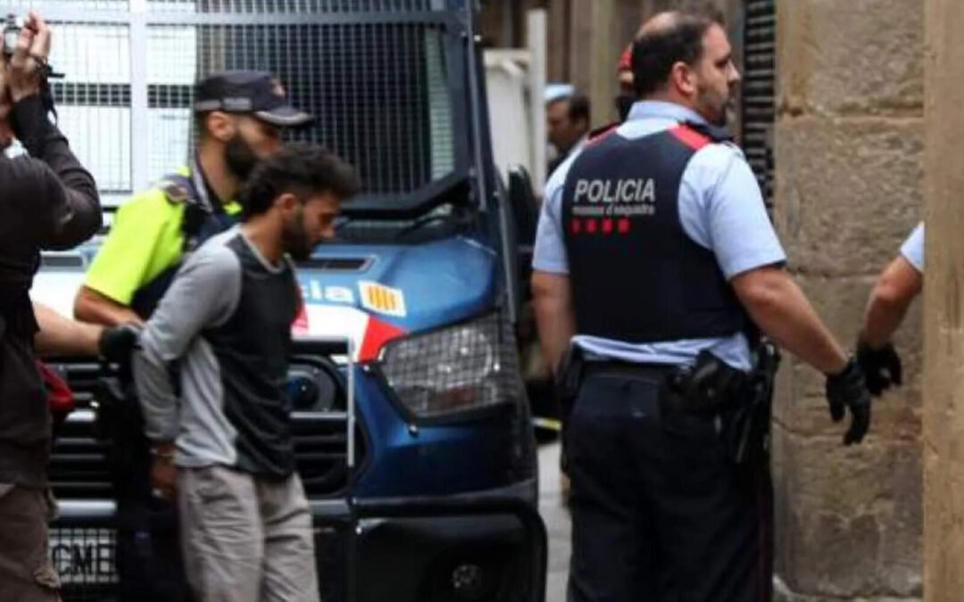 Un inmigrante ilegal marroquí detenido tras intentar violar a un hombre normal bajo un puente