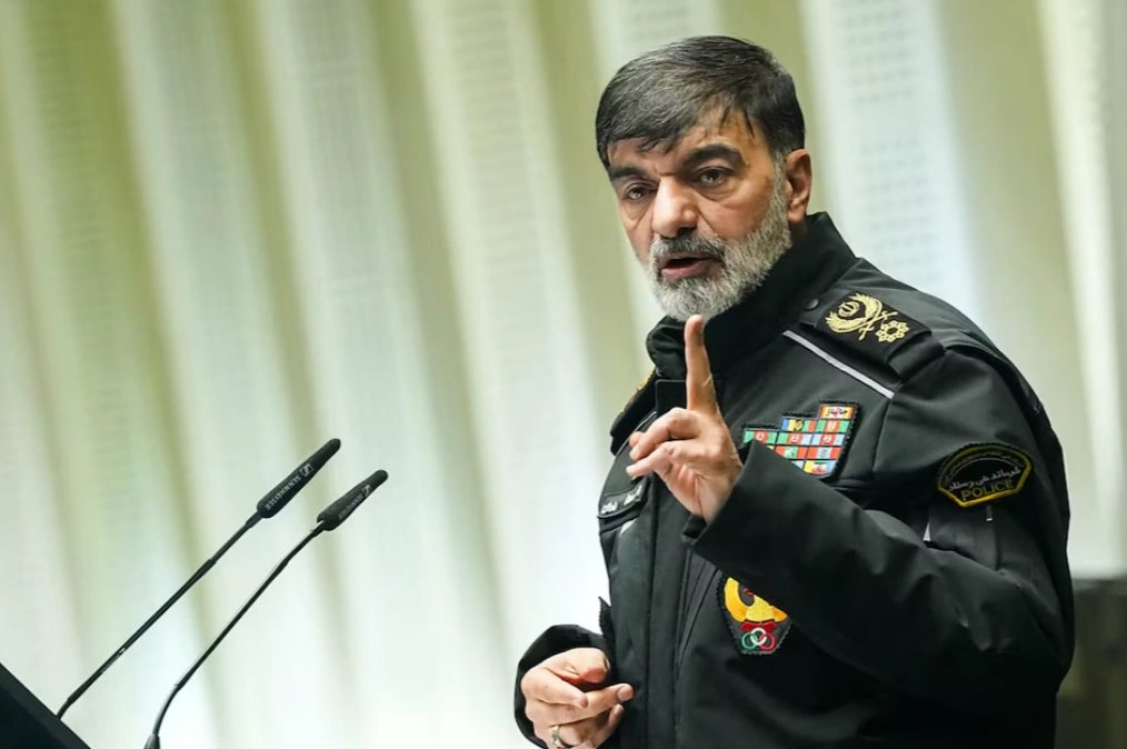 El jefe de la policía iraní amenaza con tratar como “enemigos” a los manifestantes contra el régimen