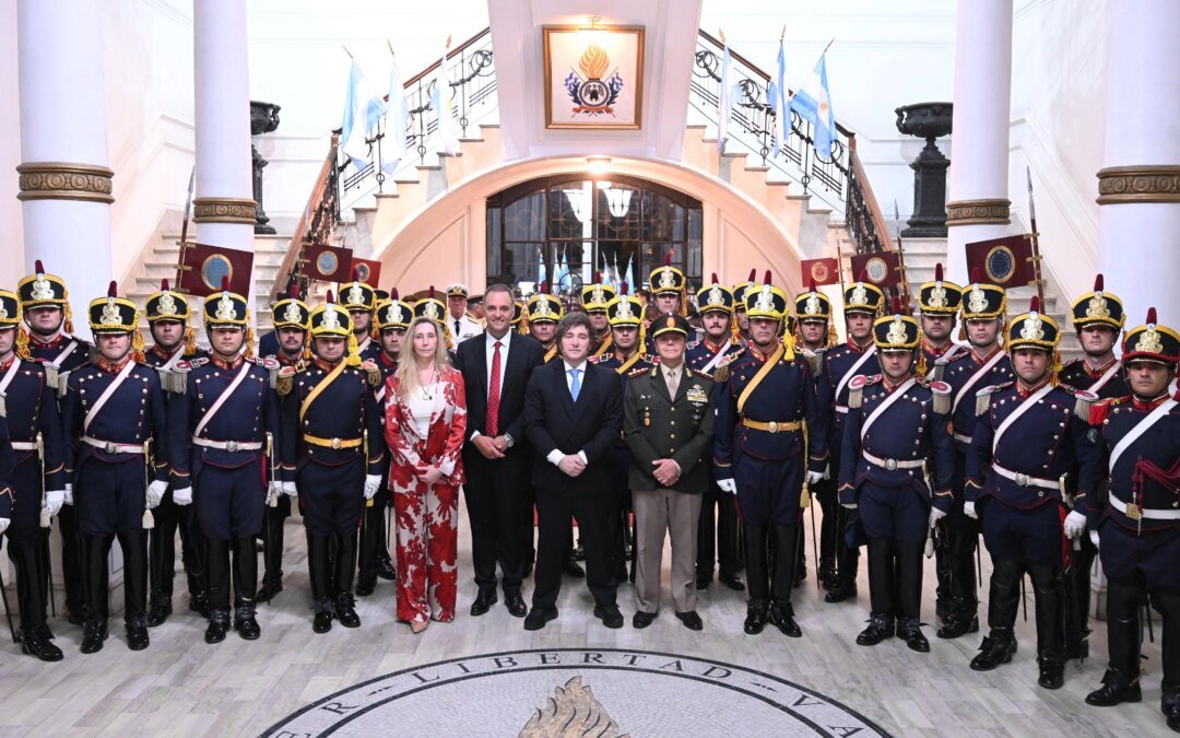 milei-homenajeo-al-regimiento-de-granaderos-en-su-214°-aniversario