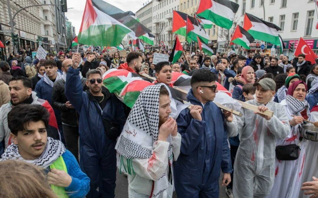 alemania:-ocultan-abuso-a-una-estudiante-para-evitar-“estigmatizar”-a-nueve-musulmanes