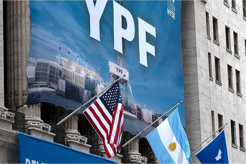 La Justicia de EEUU suspendió las demandas contra Argentina por YPF