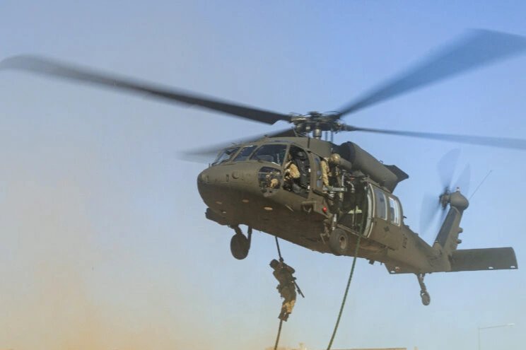 el-gobierno-de-milei-negocia-la-compra-de-helicopteros-black-hawk-de-estados-unidos