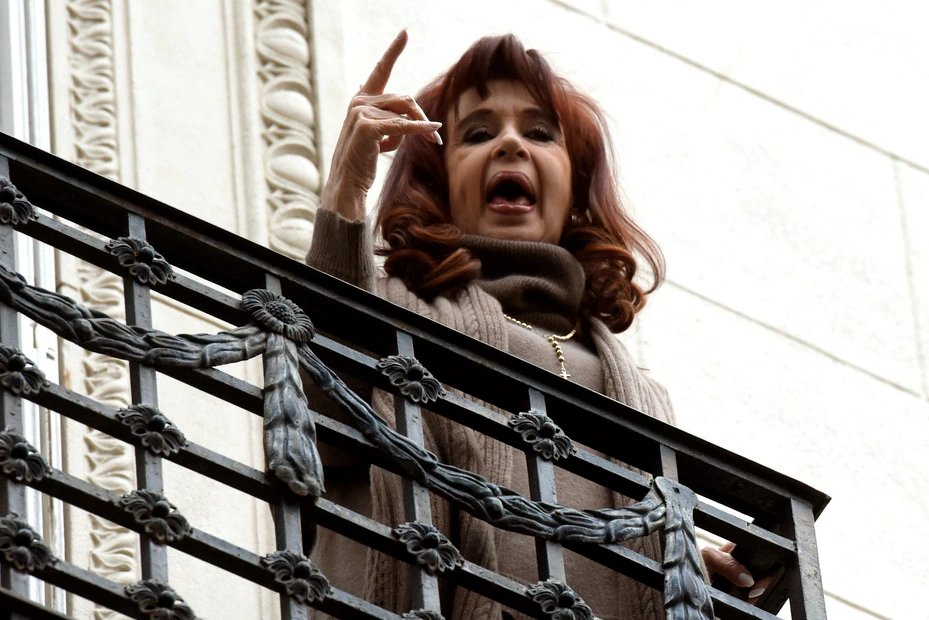 el-fiscal-luciani-alerto-que-cristina-incumple-su-domiciliaria-y-podria-ir-a-una-carcel-comun