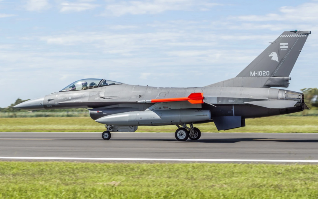 argentina-recupera-su-cielo:-comenzaron-los-entrenamientos-para-los-pilotos-de-los-f-16-en-las-higueras