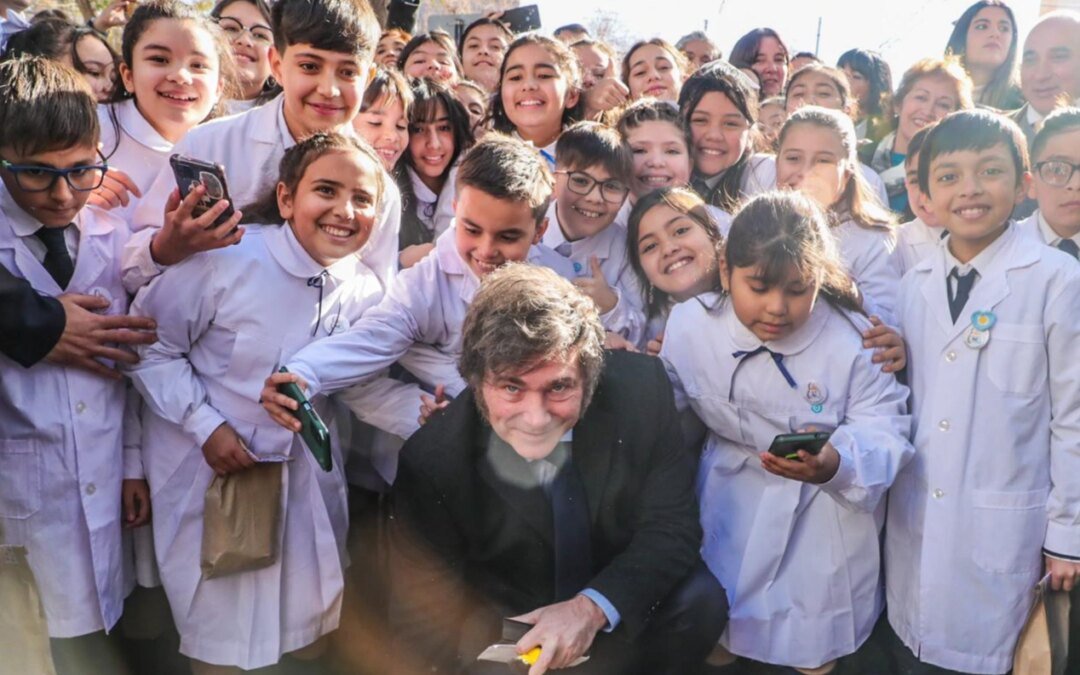 historico:-la-pobreza-infantil-cayo-al-41,3%-y-alcanzo-su-nivel-mas-bajo-desde-2017