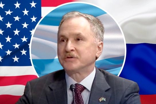 “INACEPTABLE”: el embajador de EEUU, Peter Lamelas explotó ante la red de desinformación ilegal rusa